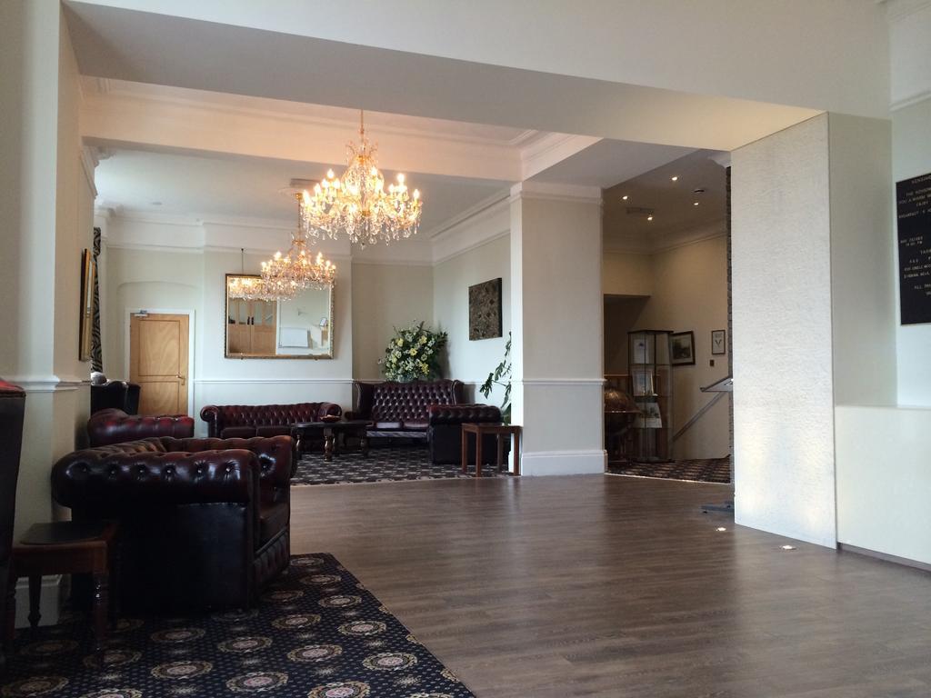 Kensington Hotel Ландъндо Екстериор снимка